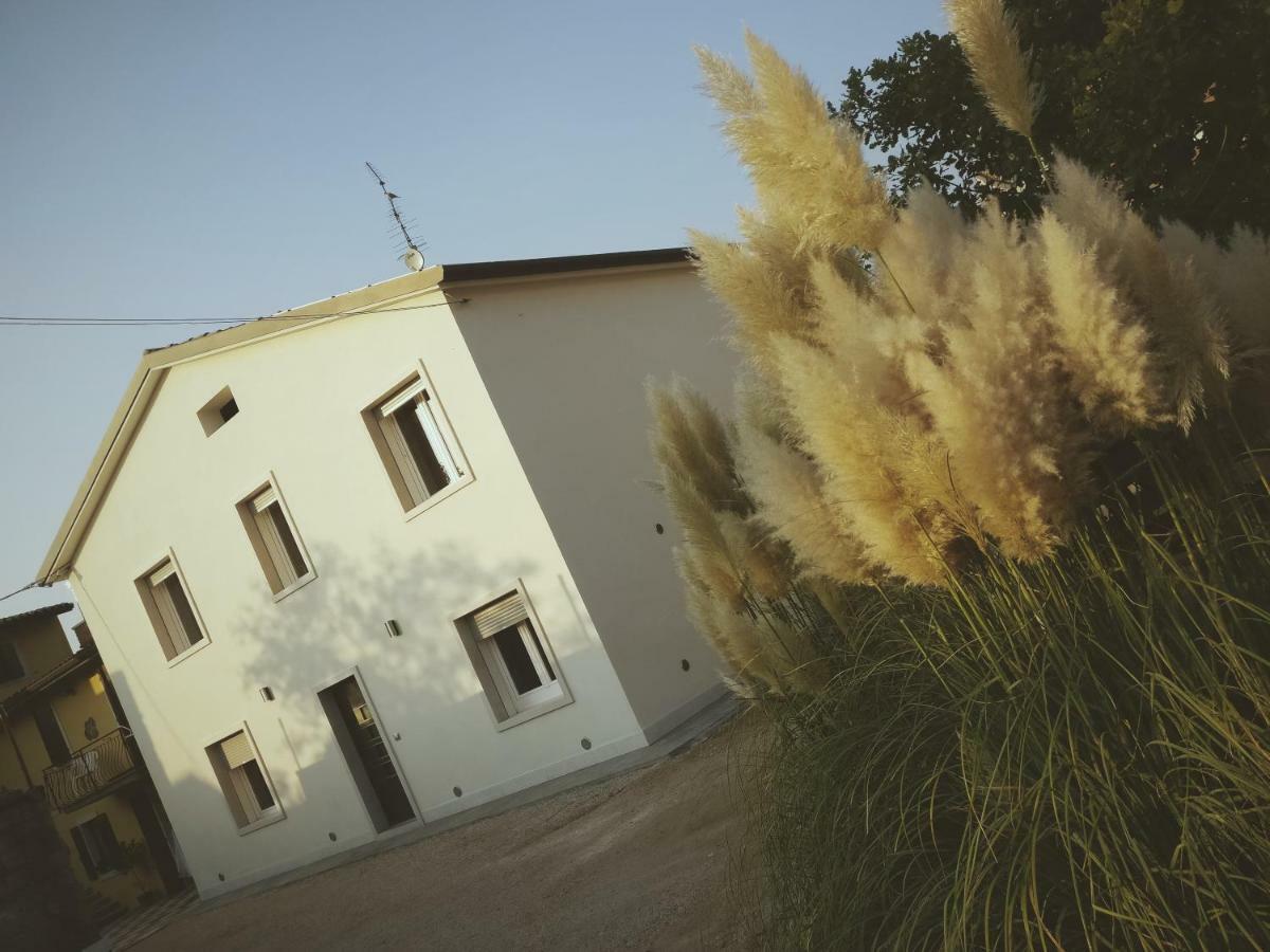 The White Building - Rooms Costermano Exterior foto